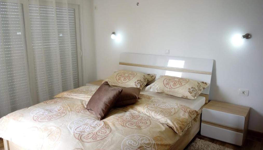 Apartments Maljevic Бар Екстериор снимка