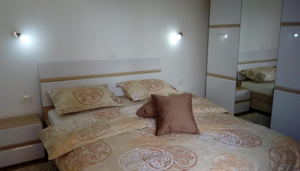 Apartments Maljevic Бар Екстериор снимка